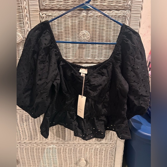 Black top - Picture 2 of 2